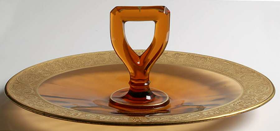 Florentine Dark Amber(Gold Encrusted, 3060) Center Handle Tray by Cambridge-1