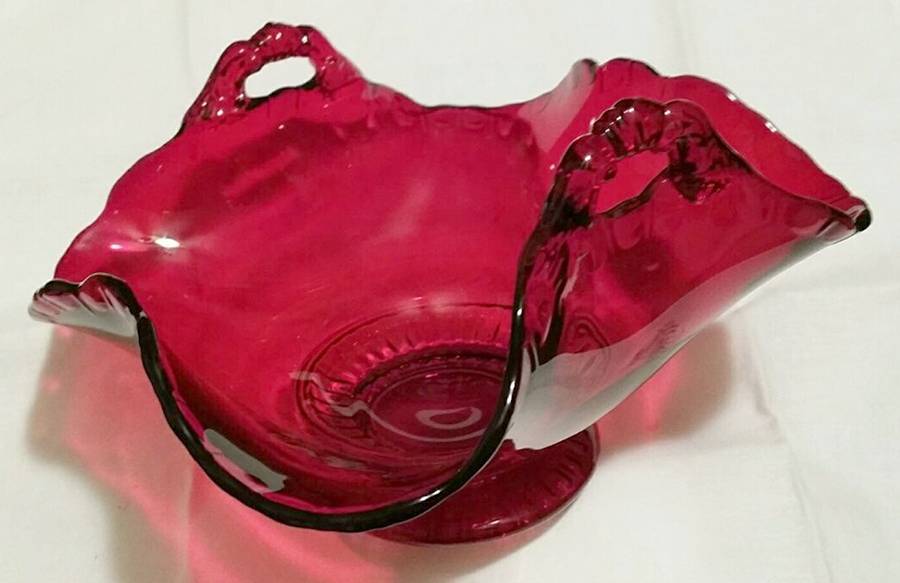 Gadroon Ruby 6" Basket with 2 Handles by Cambridge-1