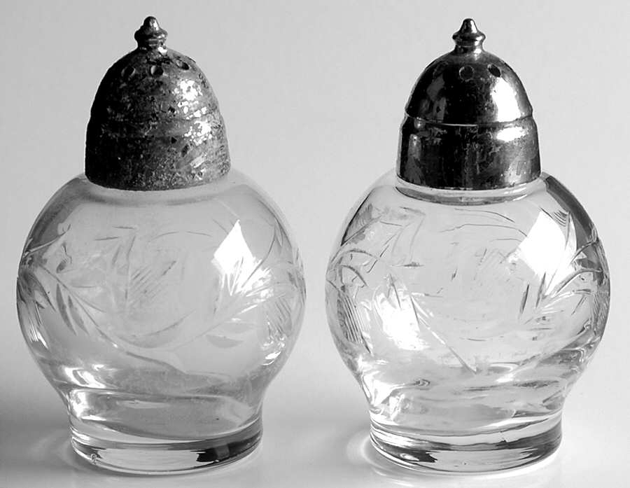 Lynbrook Shaker Set w/Metal Lids by Cambridge-1