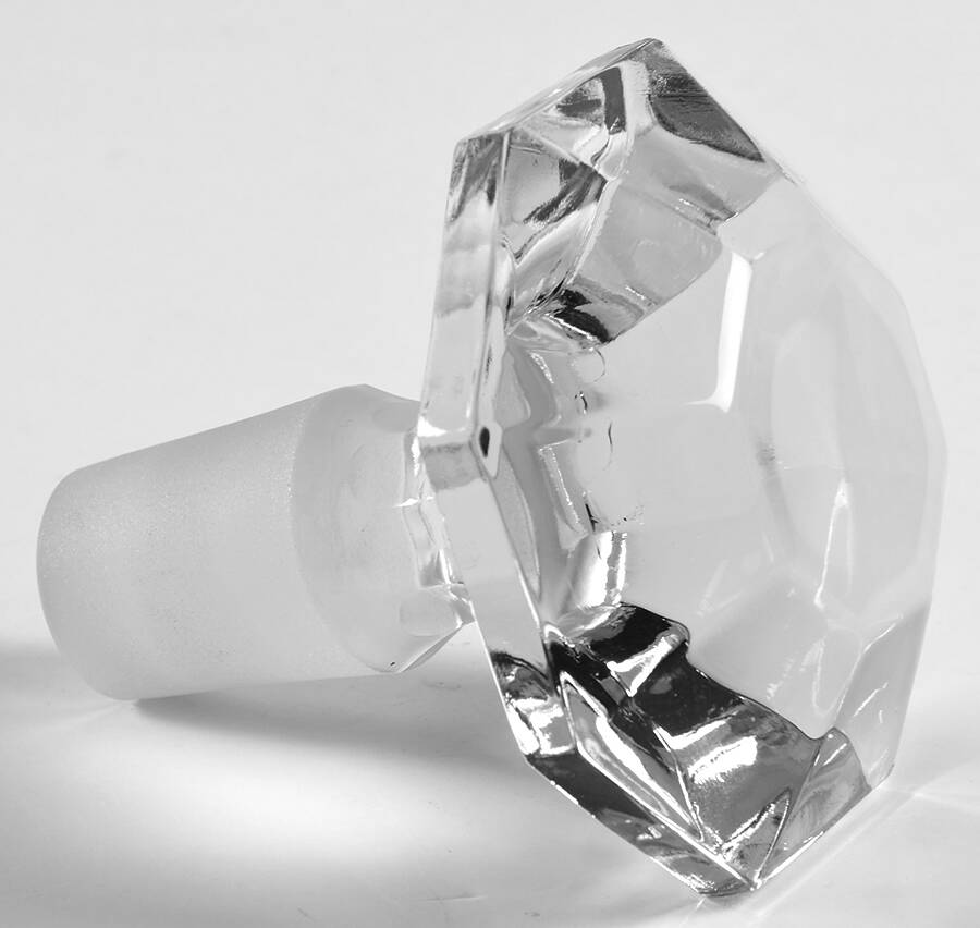 Mt. Vernon Red Stopper for Decanter by Cambridge-1