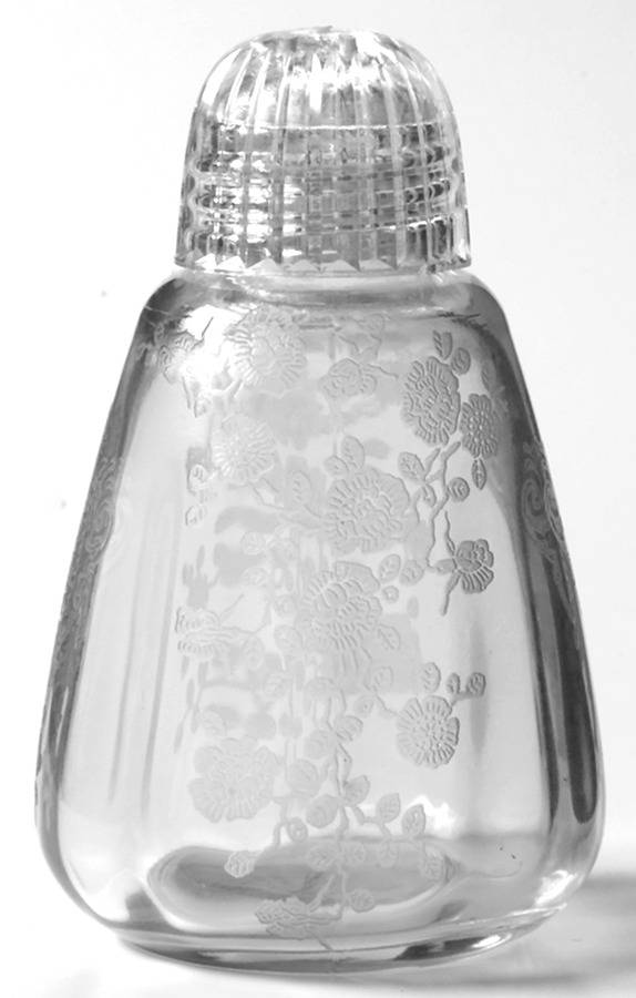 Rose Point Clear Shaker with Plastic Lid by Cambridge-1