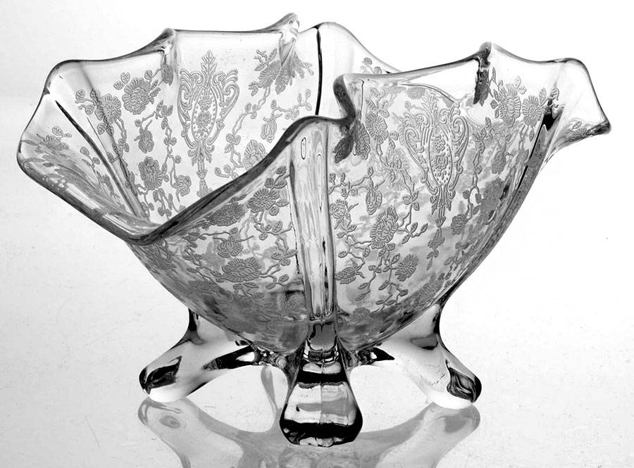 Rose Point Clear 3400/201 Fan Shape 4-Toed Bon Bon by Cambridge-1