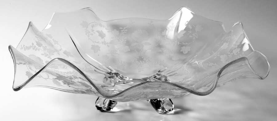 Roselyn 3400 13" 4 Toed Fancy Edge Bowl by Cambridge-1