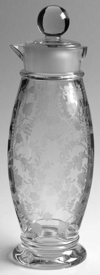 Roselyn 32 Oz Cocktail Shaker with Lid by Cambridge-1
