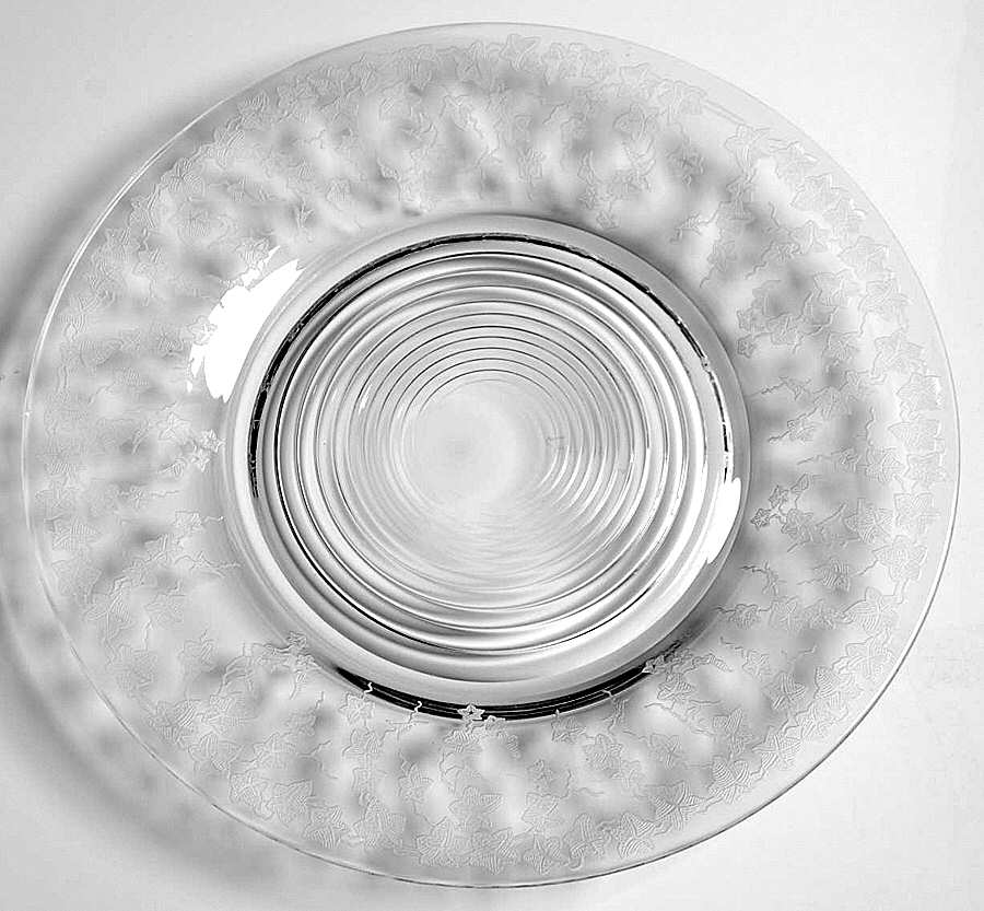 Ye Olde Ivy Luncheon Plate by Cambridge-1
