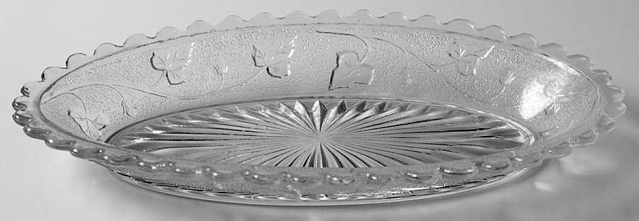 Ivy In The Snow Clear Pickle Dish by Co-Operative Flint-1