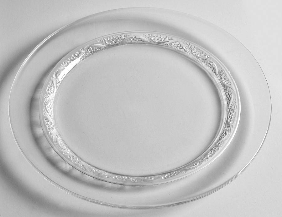Saint Hubert Luncheon Plate by Lalique-1