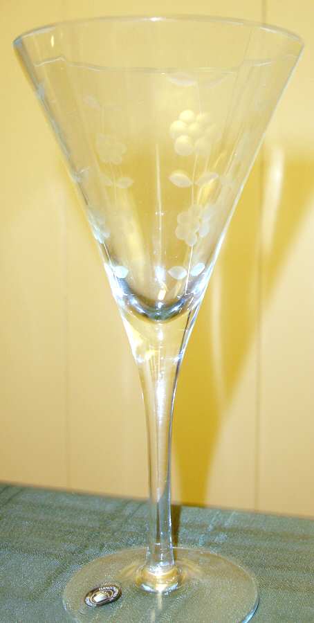 Sandra Wine Glass by Colony-1
