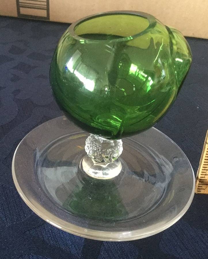 3400 Green (Dark Emerald Green) 3400/144 Cigarette Holder/Placard by Cambridge-1
