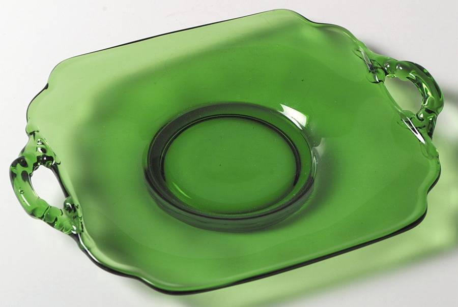 3400 Green (Dark Emerald Green) 3400/1181 Handled Bon Bon Plate by Cambridge-1