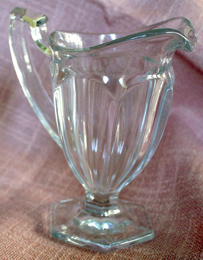Krystol Berry Creamer by Central Glass Works-1