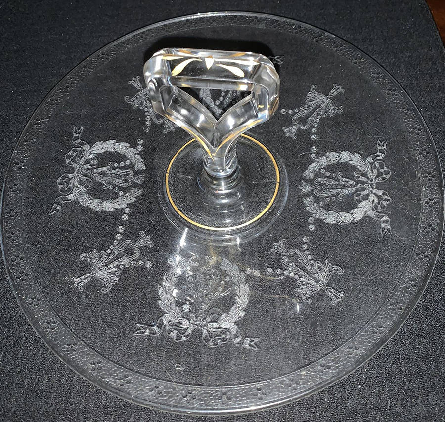 Wedgewood Center Handle Tray by Cambridge-1
