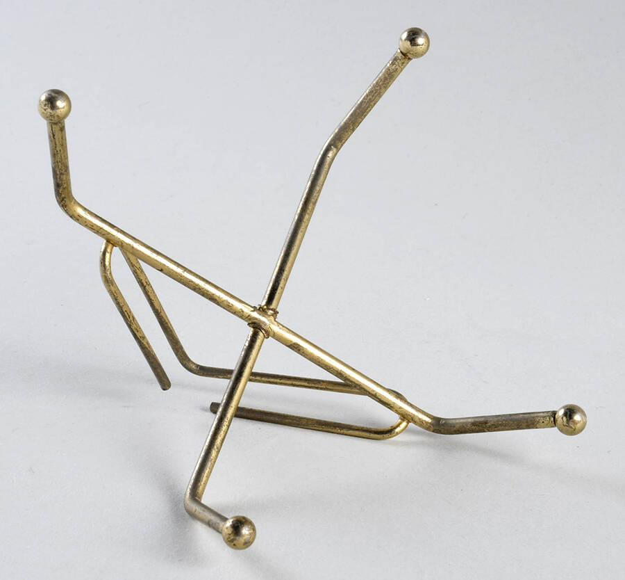 Valencia Metal Holder for Chip & Dip by Culver-1