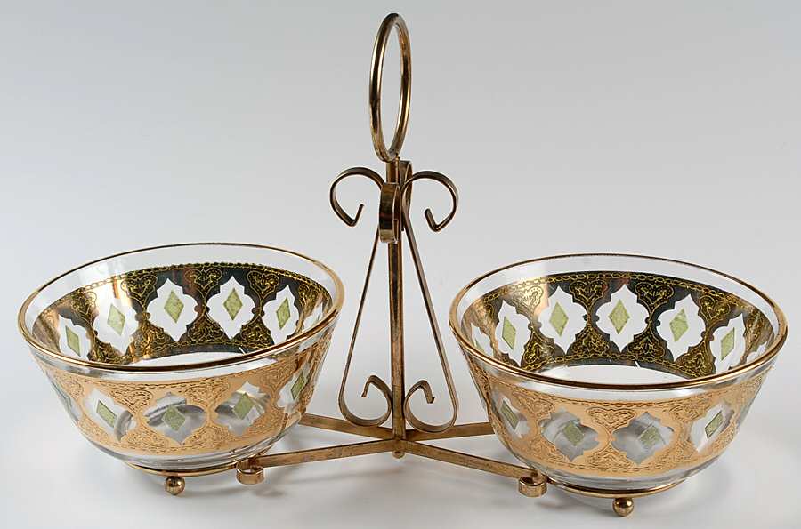 Valencia 3pc Serving Set (2 6" Rd Bowls & Metal Stand) by Culver-1