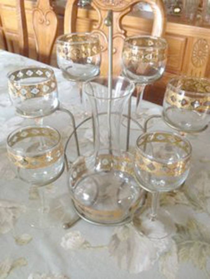 Valencia Carafe & Wine Set w/Stand by Culver-1