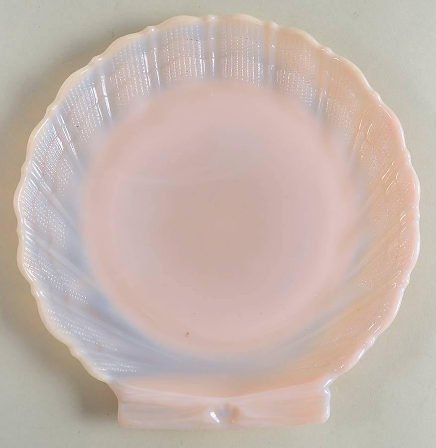Seashell Crown Tuscan 7" Shell Plate by Cambridge-1