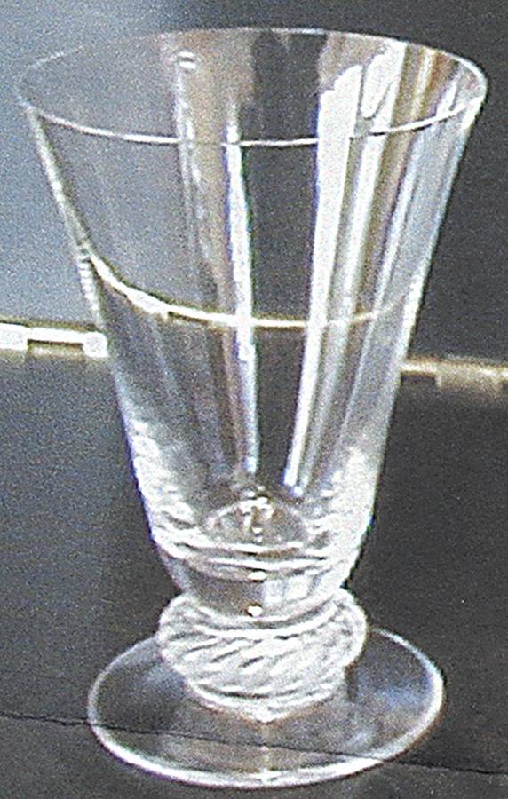 CLQ4 Cordial Glass by Lalique-1