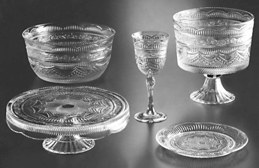 Heritage Hannon Footed Cake Plate by Cristal D'Arques - Durand-1