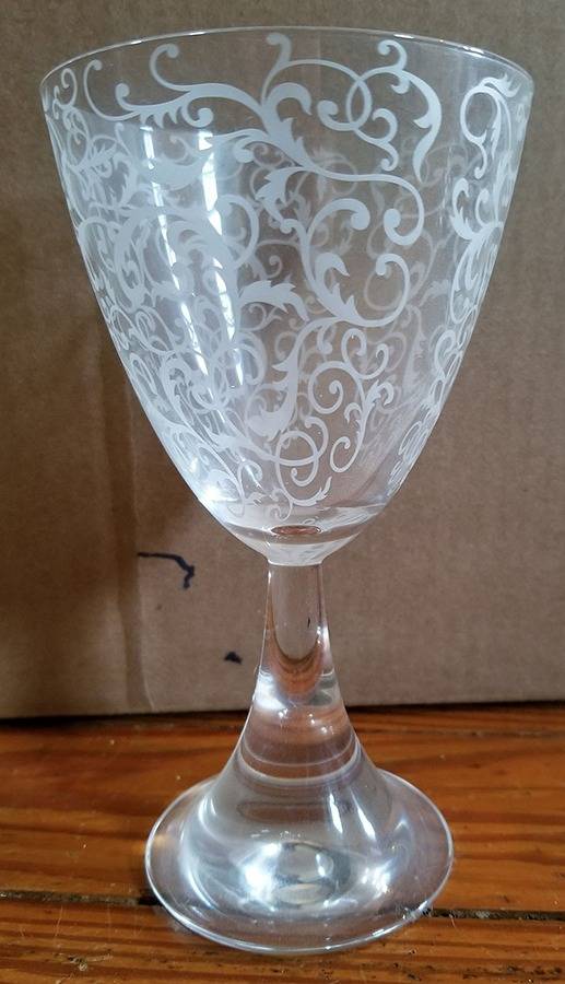 Taffetas Water Goblet by Cristal D'Arques - Durand-1