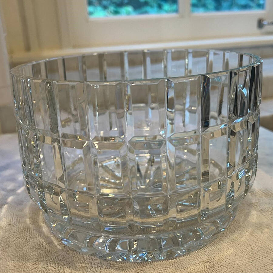 Emerald 8" Round Bowl by Crystal Clear Industries-1