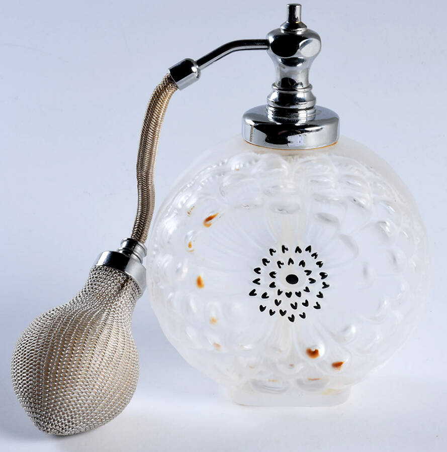 Dahlia Perfume Atomizer by Lalique-1