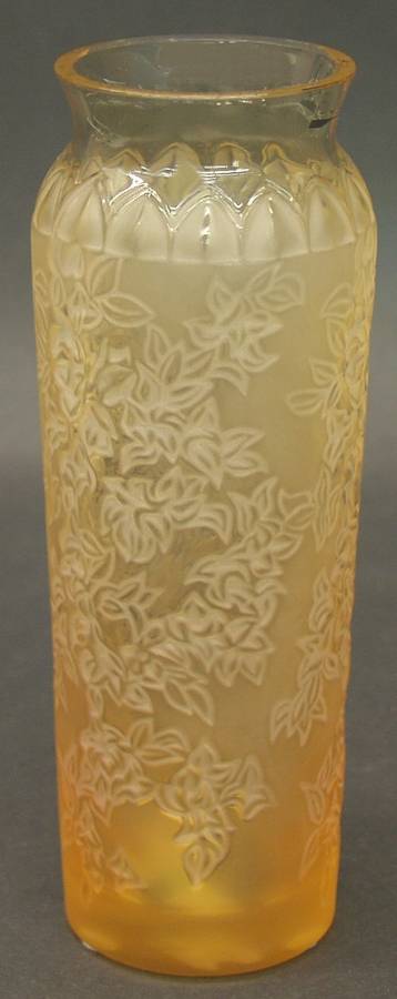 Bougainviller 7" Flower Vase by Lalique-1