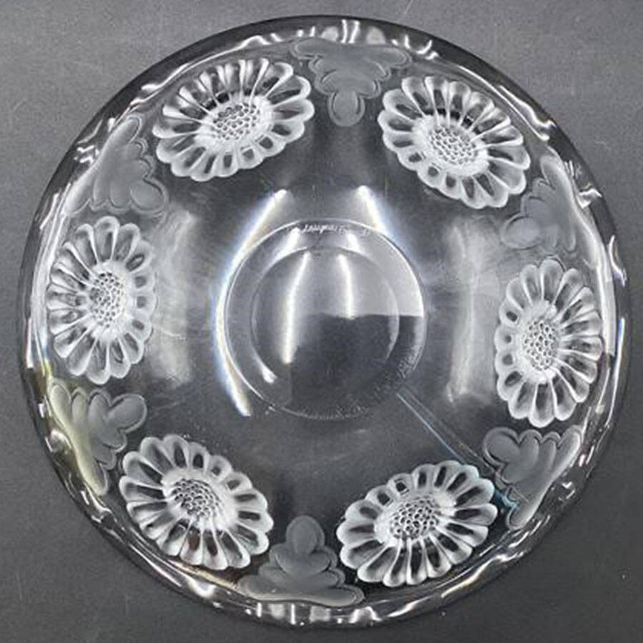 Paquerettes 9" Centerpiece by Lalique-1