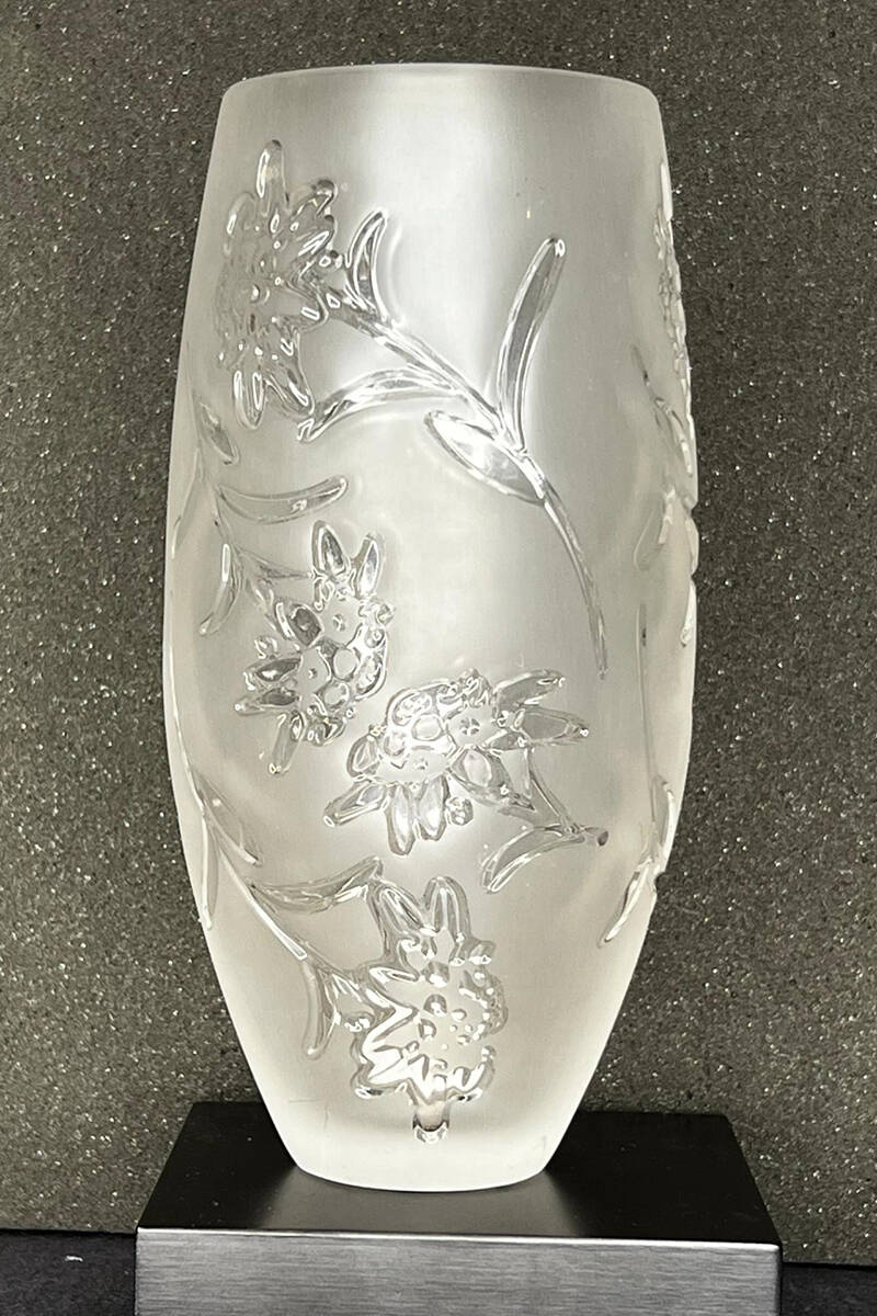 Edelweiss 7" Flower Vase by Lalique-1