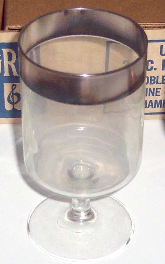 Allegro Wine Glass by Dorothy Thorpe-1