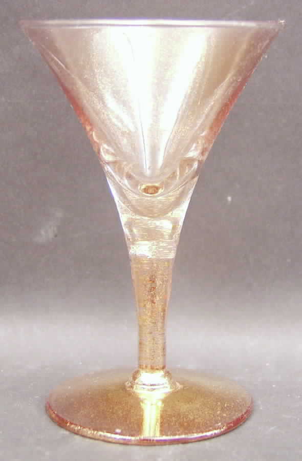Gold Fleck Liquor Cocktail by Dorothy Thorpe-1