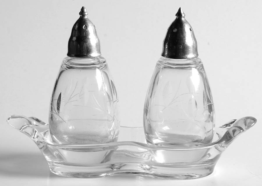 Willow Shaker Set with Metal Lids and Tray by Duncan & Miller-1