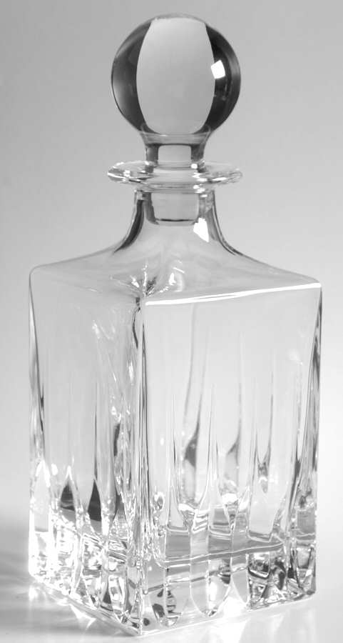 Cortona Whiskey Decanter & Stopper by Da Vinci-1