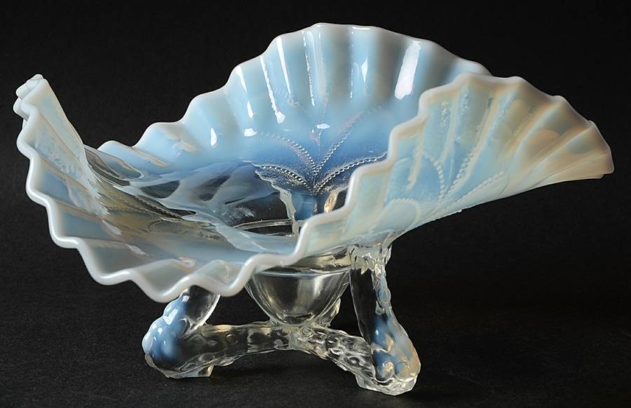 Winter Cabbage White (Opalescent) 8" 3 Toed-Triangular Bowl by Dugan-1