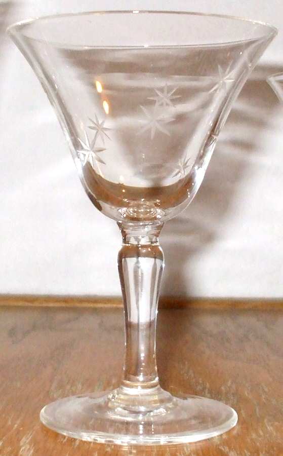DZW1 Wine Glass by Dowa-1