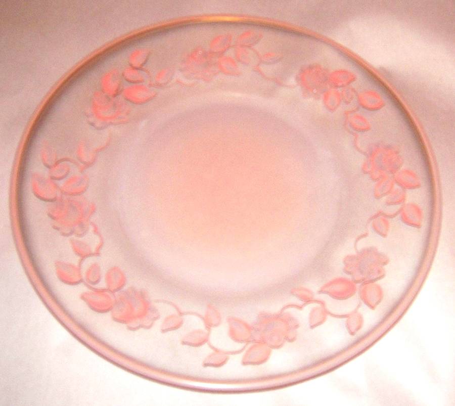 DTC35 Luncheon Plate by Dorothy Thorpe-1