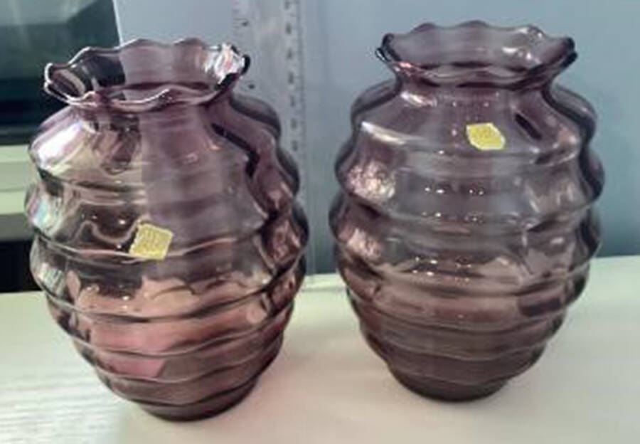 Art Glass 8" Flower Vase by Doyen-1