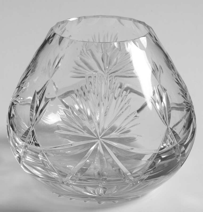Star of Edinburgh Violet Vase by Edinburgh Crystal-1