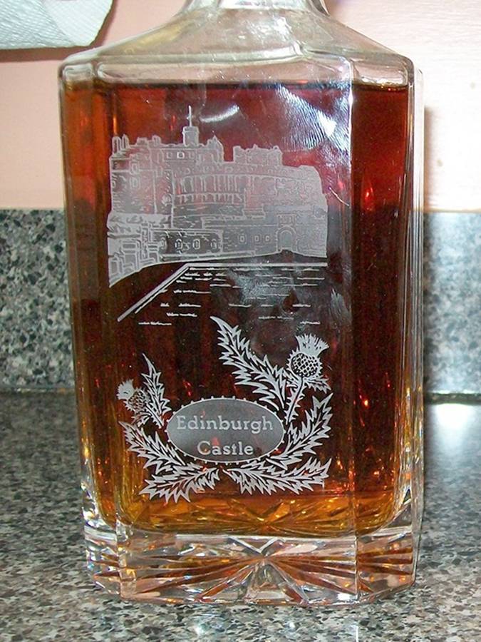 EDI81 Square Decanter with Stopper by Edinburgh Crystal-1