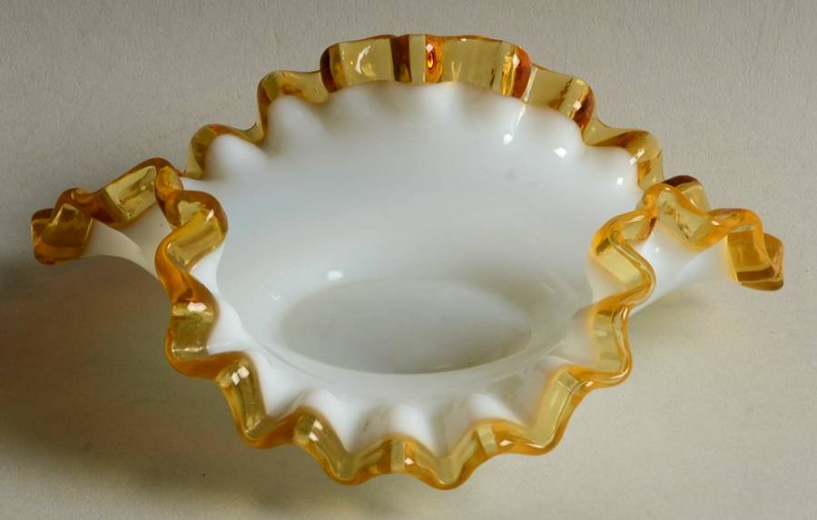 Gold Crest 5" Triangular Bon Bon by Fenton-1