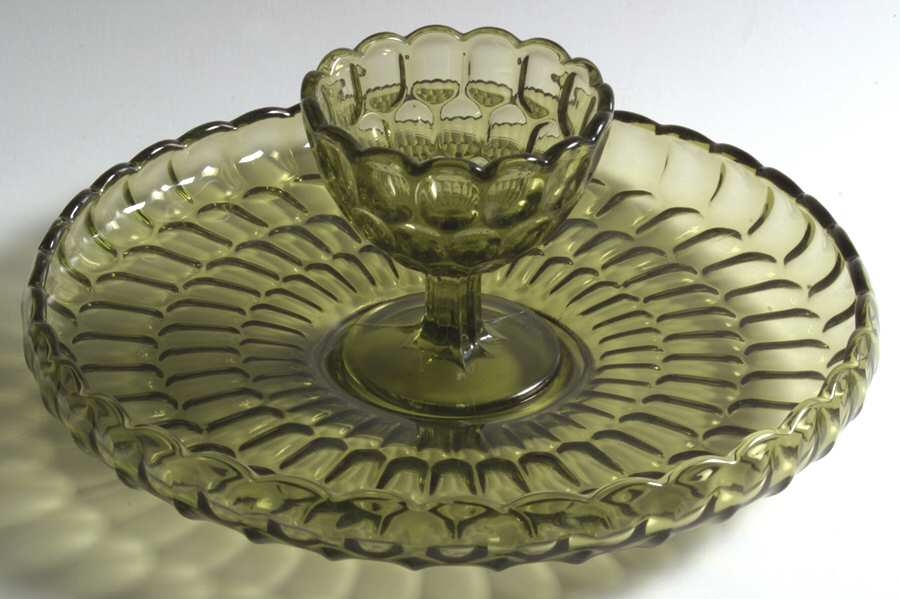 Thumbprint Colonial Green Chip & Dip Set by Fenton-1