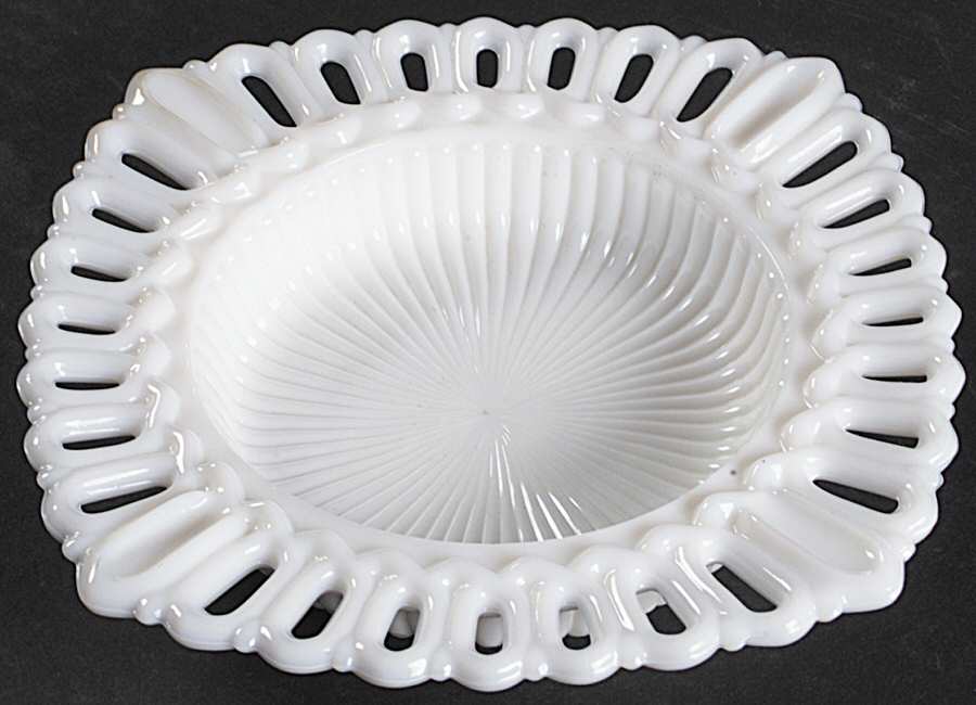 Arlington Milk Glass Medium Square Ashtray by Fostoria-1