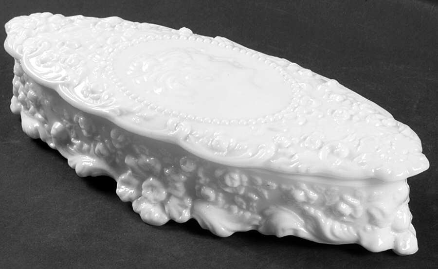 Jenny Lind Milkglass Glove Box & Lid by Fostoria-1