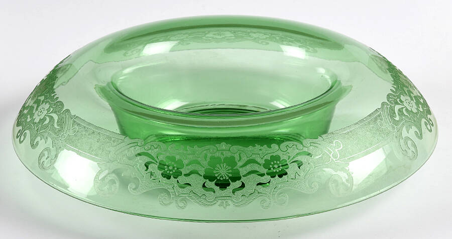 Vesper Green Rolled Edge Bowl by Fostoria-1