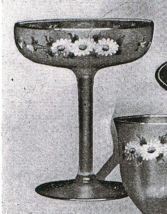 Daisy Round Compote (Height X Width) by Fostoria-1