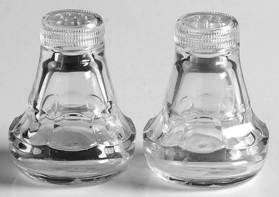 Raleigh Shaker Set & Plastic Lids by Fostoria-1