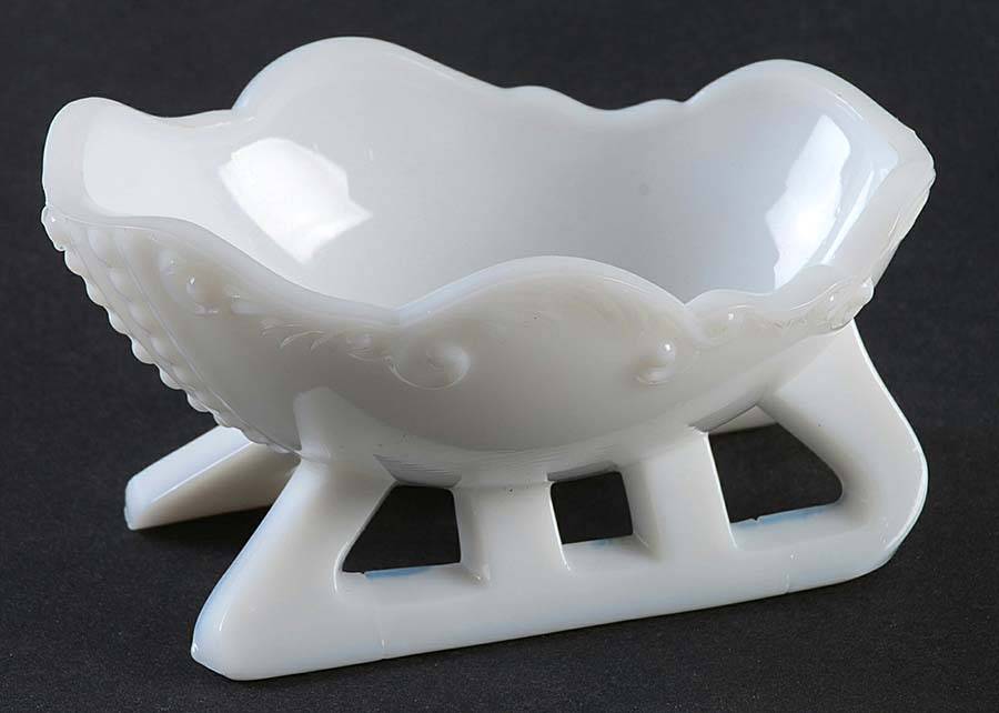 Animals & Figurines 4" Sleigh by Fostoria-1