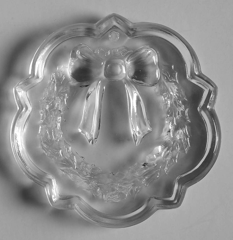 Animals & Figurines Wreath Ornament by Fostoria-1