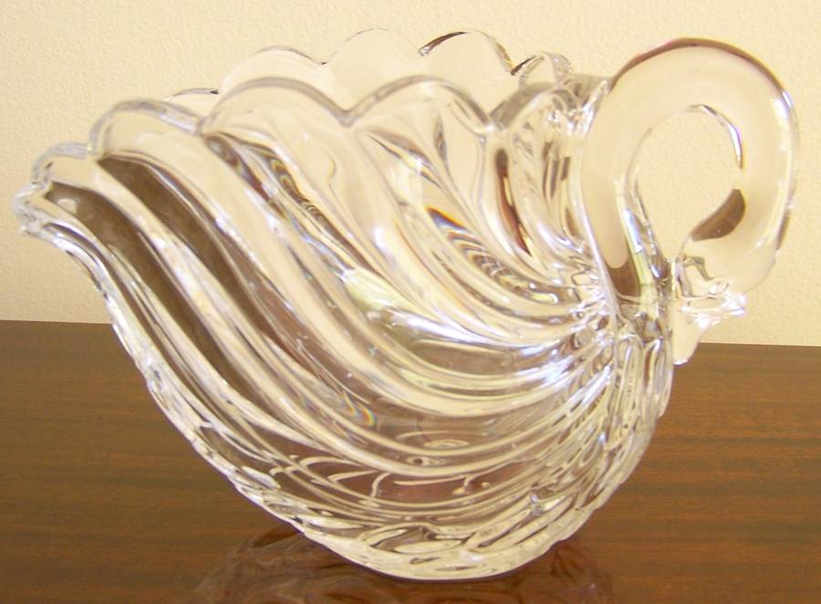 Animals & Figurines 8" Open Swan by Fostoria-1