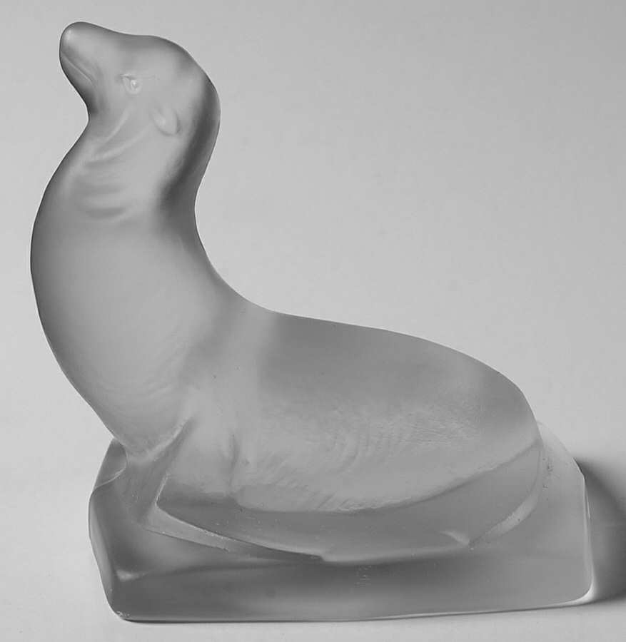 Animals & Figurines #2531 Seal on Base by Fostoria-1