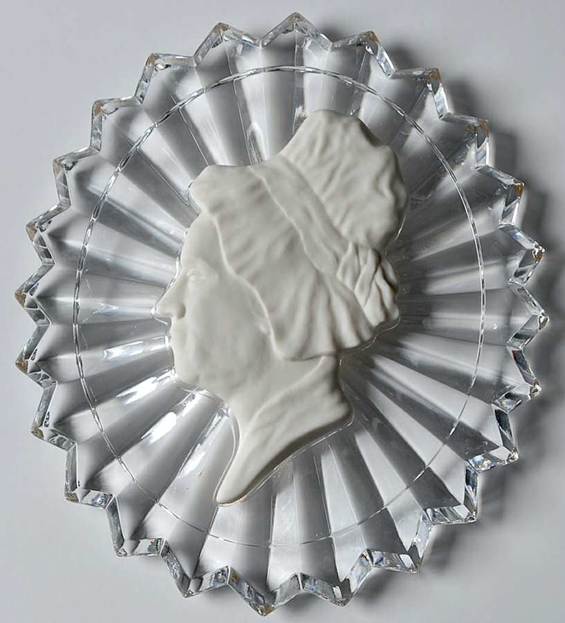 Animals & Figurines Martha Washington Plaque by Fostoria-1